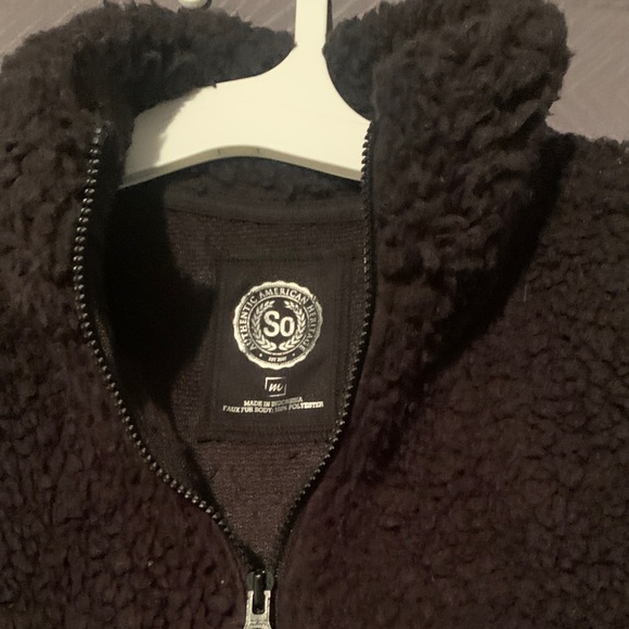 NEW-SO Heritage Emblem Cozy Sherpa Black Vest - Picture 10 of 12